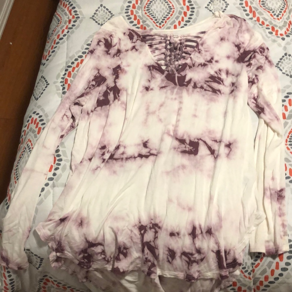 american Eagle marble purple shirt